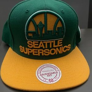 Mitchell &Ness Seattle SuperSonics SnapBack Hat